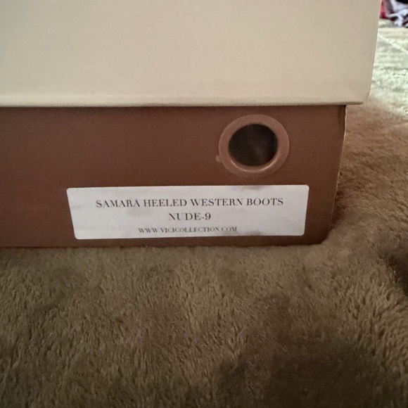 Women's Tan Western Boots - Picture 5 of 6